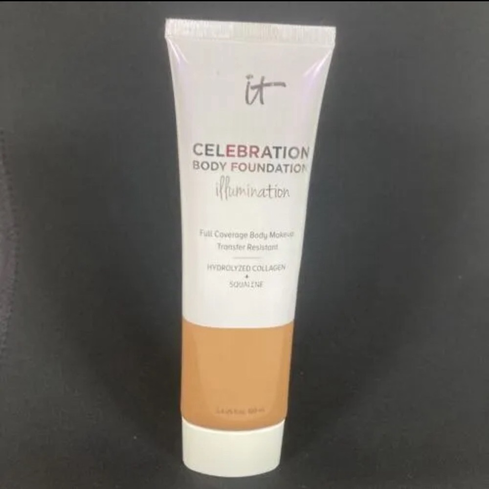 IT Cosmetics Celebration Body Foundation illumination in Light 3.4 fl oz
